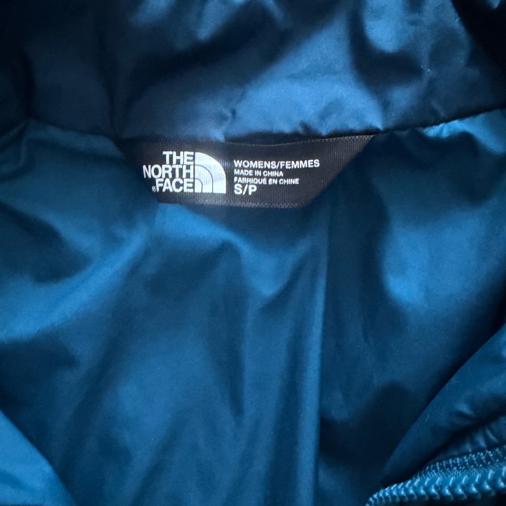 The North Face Women's Blue Packable Jacket - Picture 3 of 3